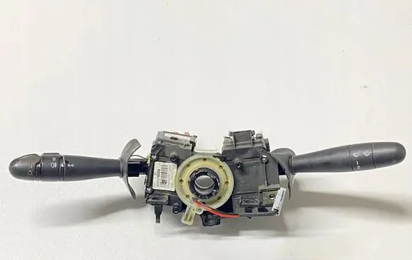 Renault Kangoo I Wiper turn signal indicator stalk/switch 8200379529