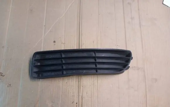 Audi A4 S4 B5 8D Front bumper lower grill 8d0807345b