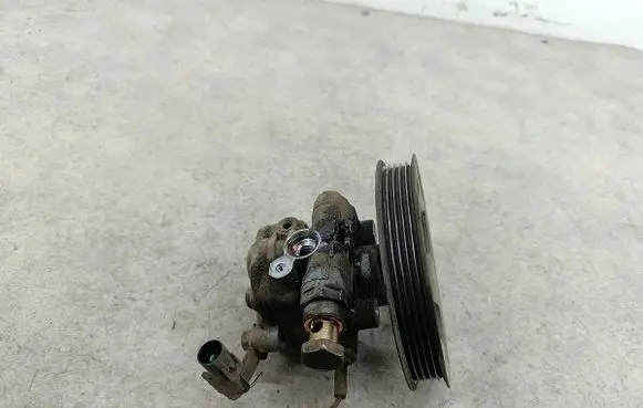 Mitsubishi Pajero Pinin Power steering pump KYB