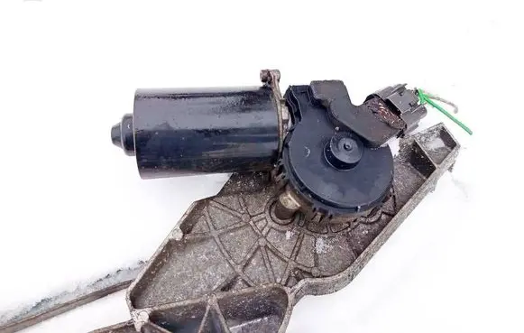 Nissan Almera Tino Wiper motor 0390241373