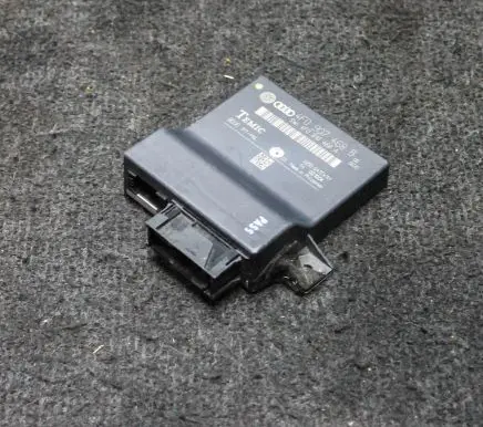 Audi A6 S6 C6 4F Gateway control module 4F0907468B