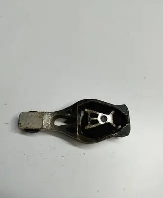 Peugeot 308 Engine mount bracket 9805734780 150081941