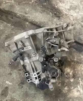 Manual 5 speed gearbox