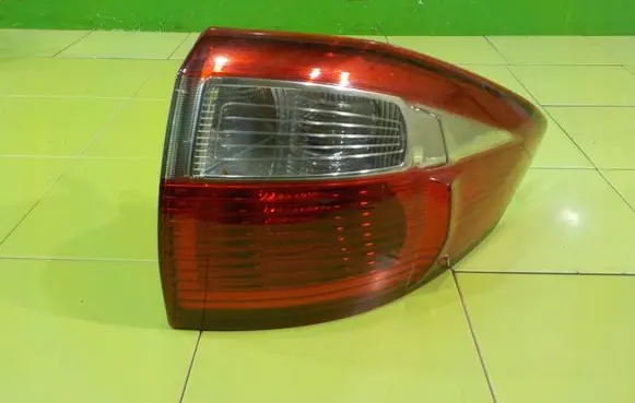 Ford C-MAX II Rear/tail lights 89503077