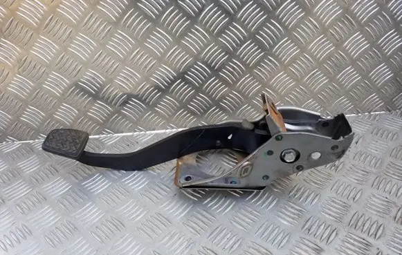 Toyota Corolla Verso AR10 Brake pedal