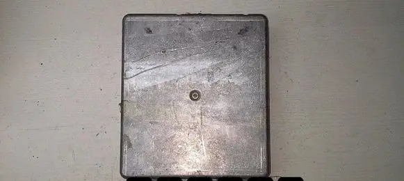 Mazda 626 Engine control unit/module F7FF12A650FD