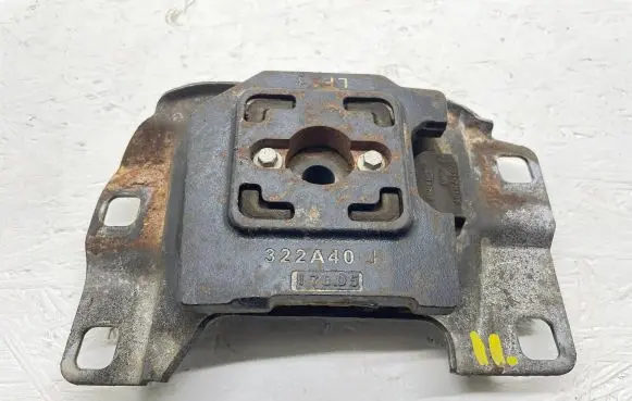 Ford Focus C-MAX Engine mount bracket 322A40J