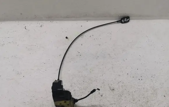 Renault Megane IV Front door lock