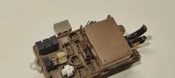 Toyota Corolla Verso E121 Fuse box set 020100 8198050030 0665004650