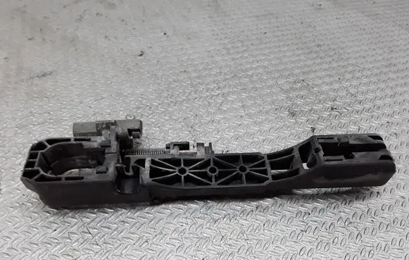 Rear door exterior handle/bracket