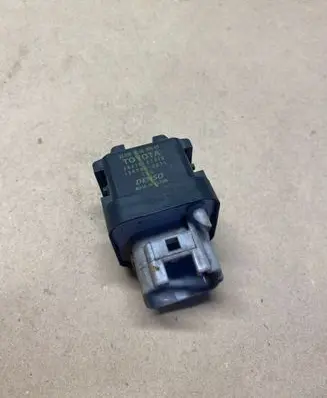 Toyota Corolla Verso AR10 Glow plug pre-heat relay 2861067010 1567000671