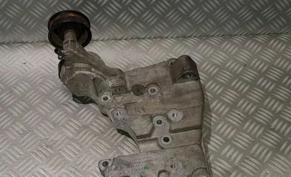 Jaguar XF X250 Engine mounting bracket CW93-10239-AA
