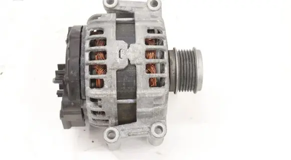 Volkswagen Polo VI Generator/alternator 06K903024C