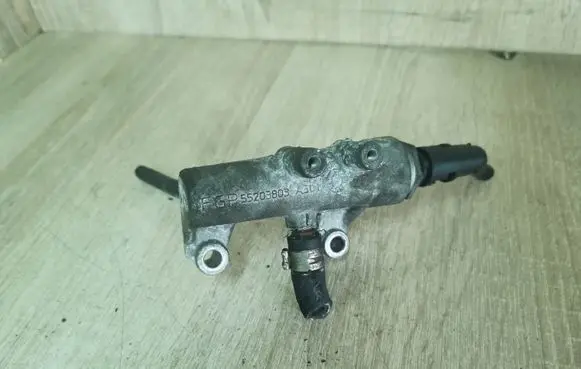 Opel Astra H Fuel pressure regulator 55203803