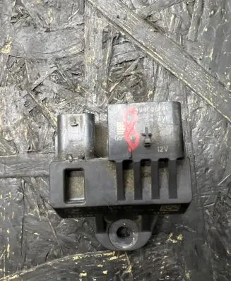 Glow plug pre-heat relay