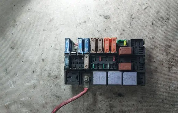 Renault Espace - Grand espace IV Fuse module