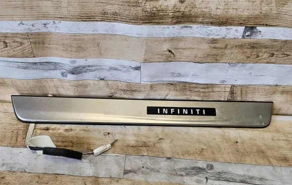 Infiniti Q50 Front sill trim cover G69525CV0A