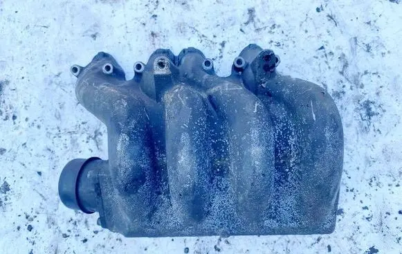Volkswagen Golf III Intake manifold 028129713c 151292x