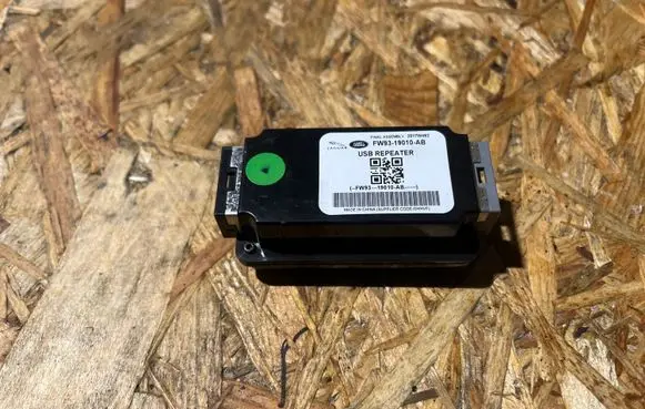 Land Rover Range Rover Velar USB control unit FW9319010AB