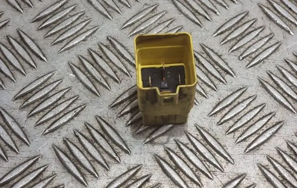 Ford C-MAX I Coolant fan relay 94BG14N83E1B