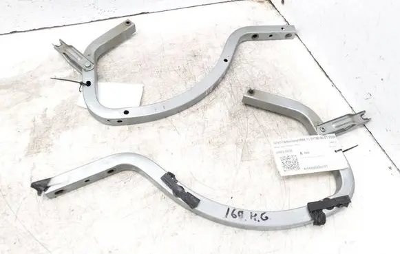 Toyota Avensis T270 Tailgate/trunk/boot hinge 
