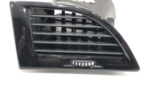 Renault Megane III Rear air vent grill 