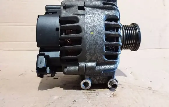 Peugeot 208 Generator/alternator 761548480