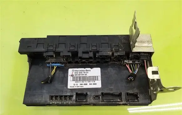 Mercedes-Benz C W203 Fuse box set 0025457801