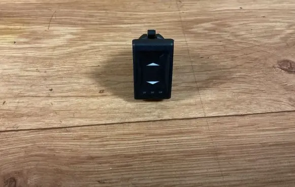 Ford Mondeo Mk III Electric window control switch 1S7T14529AB 03163201 CC01