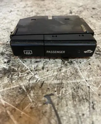 Toyota Avensis T250 Windscreen/window heater switch 8479005130C MS39CA00080