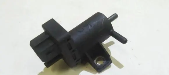 Renault Megane I Turbo solenoid valve 7700113709