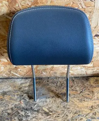 Opel Zafira B Rear seat headrest 11102