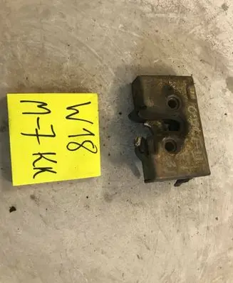 Volkswagen Jetta II Front door lock 191837015