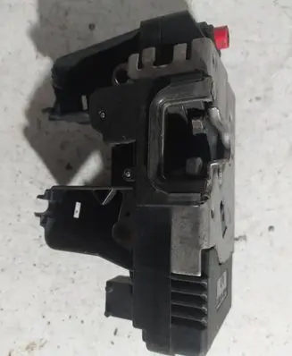 Opel Zafira A Rear door lock 24414134