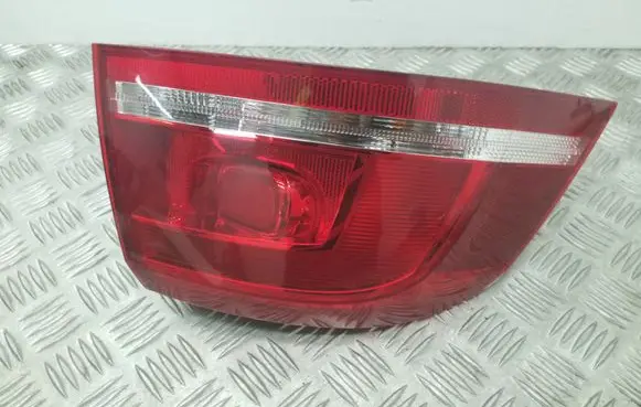 Volkswagen PASSAT B7 Rear/tail lights