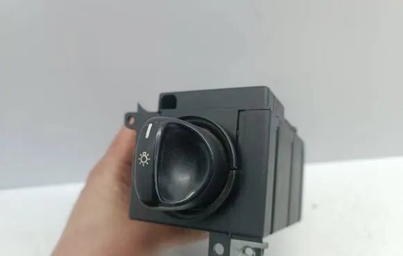 Mercedes-Benz A W168 Light switch 1685450104 501733 A1685450104
