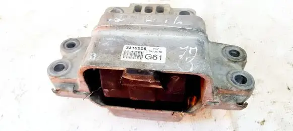 Volkswagen Golf Plus Engine mount bracket 3318205