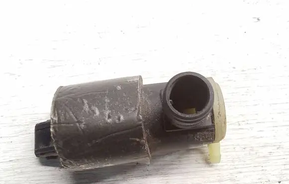Ford Focus Windscreen/windshield washer pump