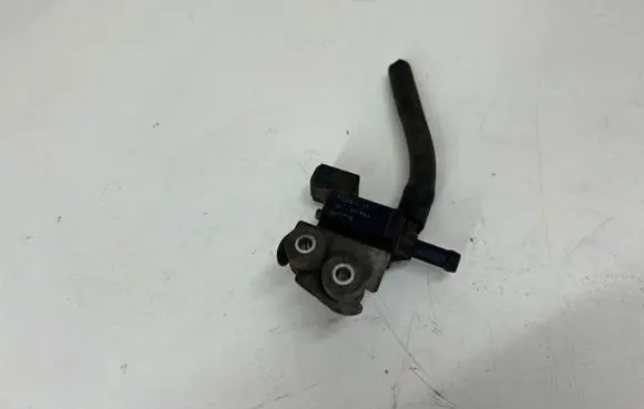 Volvo XC70 Turbo solenoid valve 72251702
