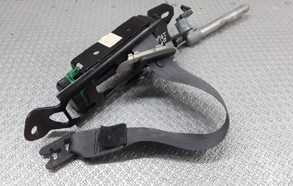 Volvo S60 Front seatbelt