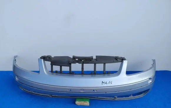 Volkswagen PASSAT B5 Front bumper 3B0807217