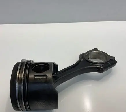 Mercedes-Benz E W211 Piston with connecting rod 