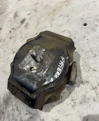Mitsubishi Pajero Engine mount bracket