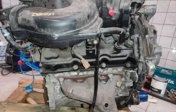 Nissan Pathfinder R52 Engine