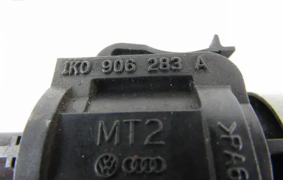 Volkswagen PASSAT CC Turbo solenoid valve 1K0906283A