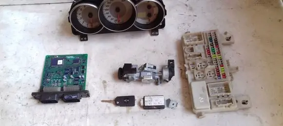 Mazda 3 I Engine ECU kit and lock set 1001409361