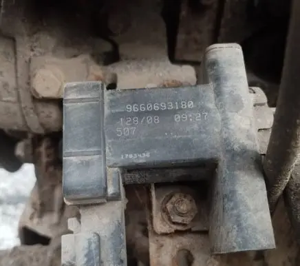Citroen C5 Turbo solenoid valve 9660693180