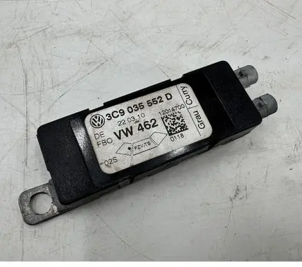 Volkswagen PASSAT B6 Aerial antenna amplifier 3C9035552D
