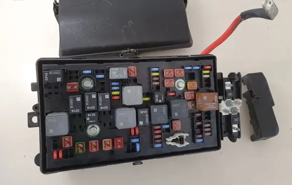 Opel Insignia A Fuse box set 13345497 13222782