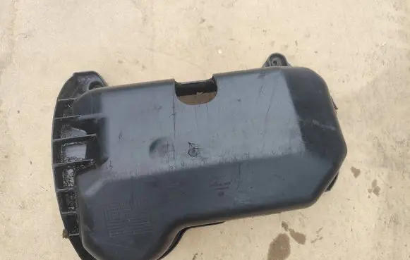 Ford Galaxy Engine splash shield/under tray 028103660 012677